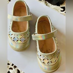Maggie & Zoe toddler girls shoes.Size 6.